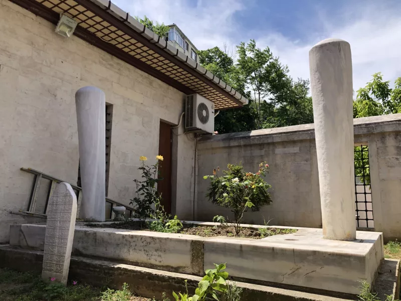 Ebu Zere El-Ghifari Tomb