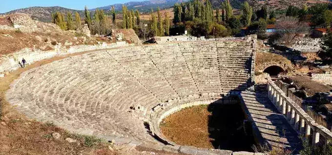 アイドゥンのツアー