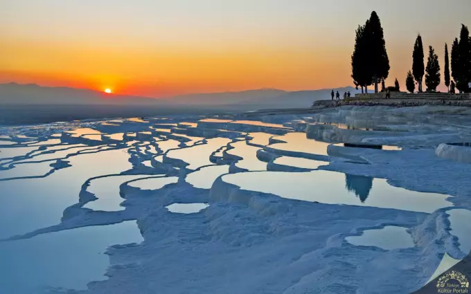 Daily Pamukkale Tour from Antalya | Pamukkale Day Trip & Hierapolis
