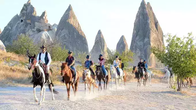 Tour a Caballo en Capadocia